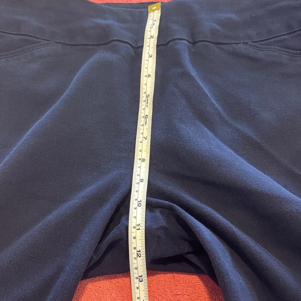 Straight-Leg Women's Jeans in Navy - Classic Everyday Fit - Picture 8 of 16